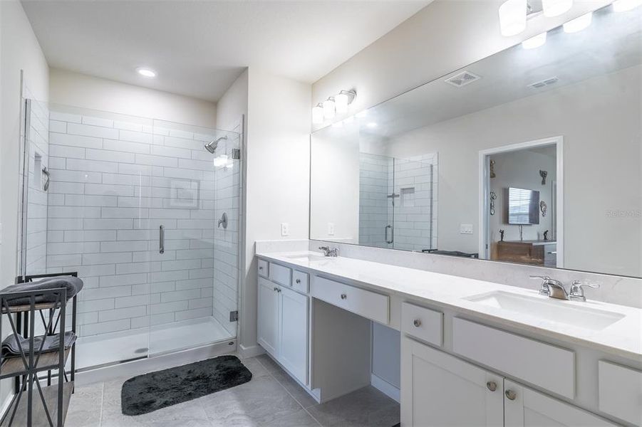 Furnished interior view inside a new home in , St. Cloud (Image 40).