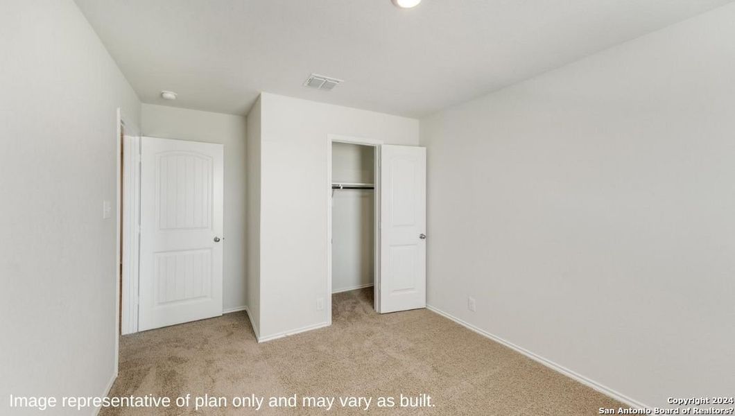 Spacious, unfurnished interior of a new home in Langdon, San Antonio (Image 16).