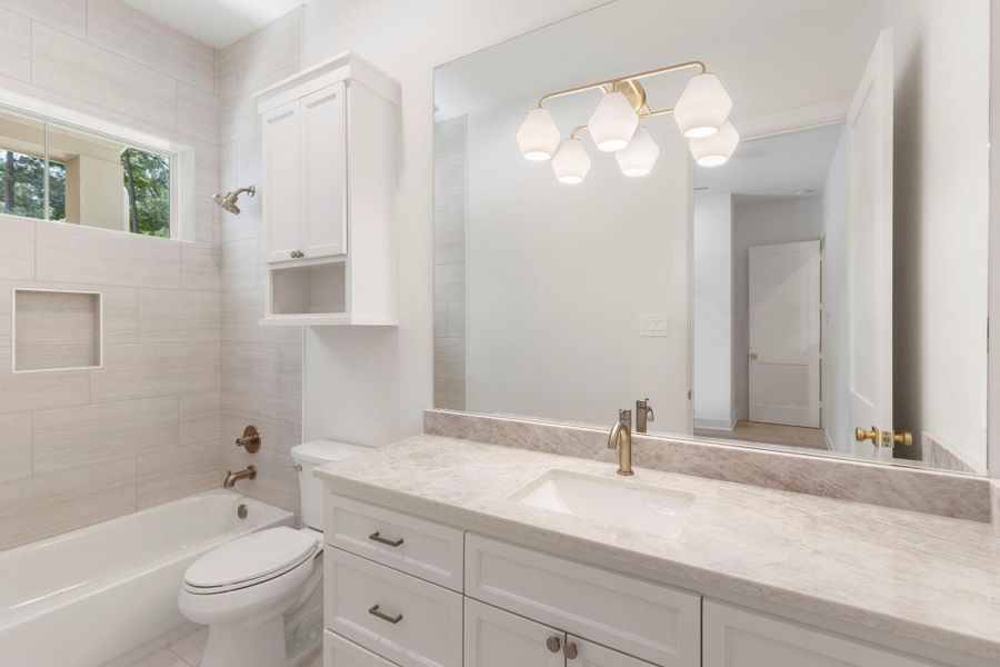 Full ensuite bath in second bedroom down! Full ensuite bath in second bedroom down!