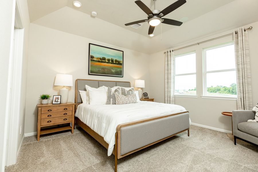 Representative furnished interior of a home built from the Cascade by Beazer Homes in Sorella: Landmark Collection, Tomball (Image 8).