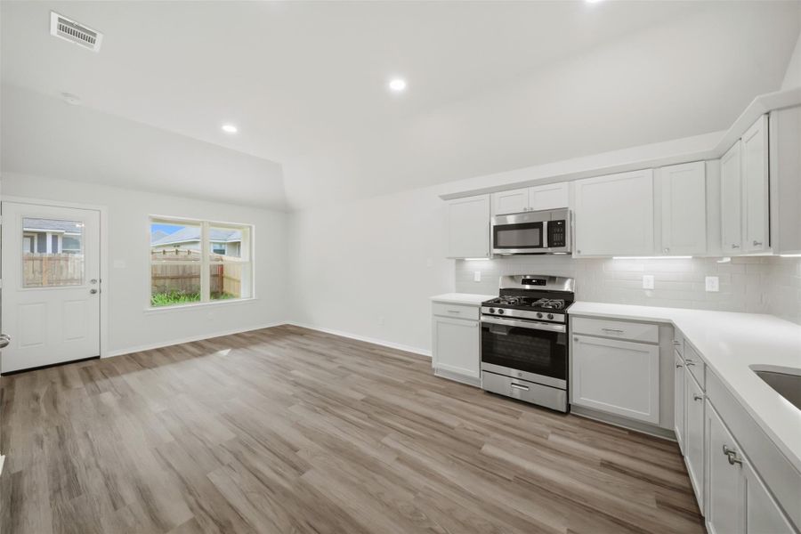 Furnished interior view inside a new home in , Navasota (Image 7).