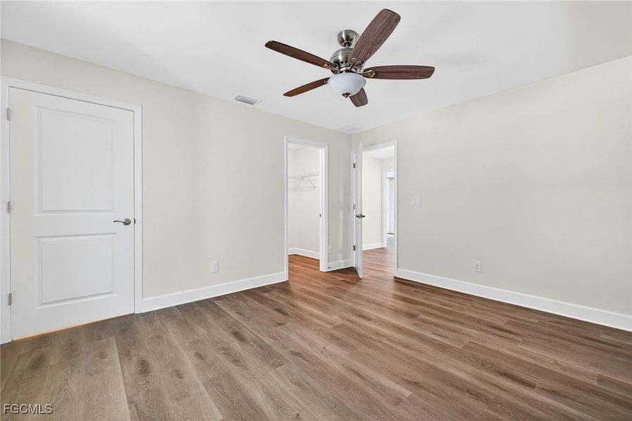Spacious, unfurnished interior of a new home in Cape Coral, Cape Coral (Image 26).