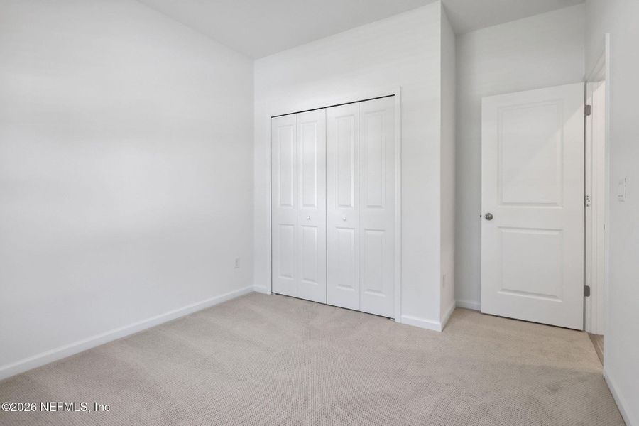 Spacious, unfurnished interior of a new home in Hyland Trail, Green Cove Springs (Image 42).