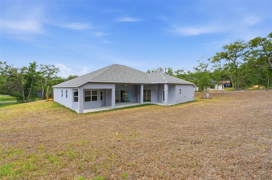 Exterior details and patio area of a home in , Hernando (Image 3).
