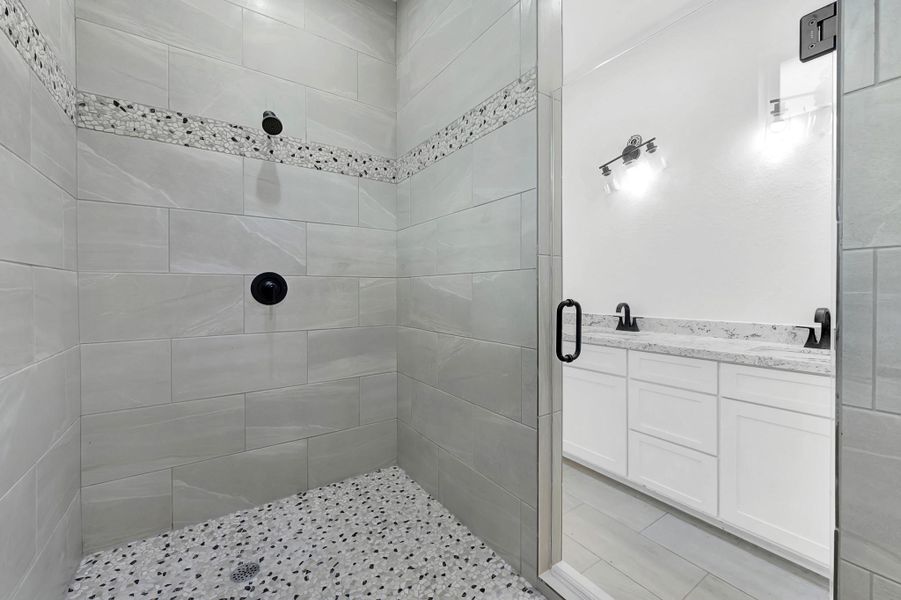 Furnished interior view inside a new home in , Anahuac (Image 9).