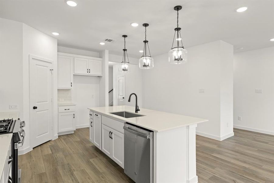 07. 1328 Parkdale - Kitchen (3)