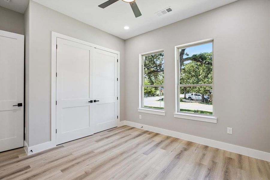 Spacious, unfurnished interior of a new home in , Arlington (Image 18).