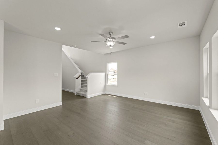 Spacious, unfurnished interior of a new home in Keeneland, Aubrey (Image 13).