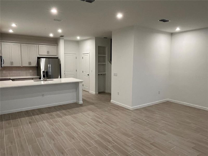 Spacious, unfurnished interior of a new home in Meridian Parks, Orlando (Image 17).