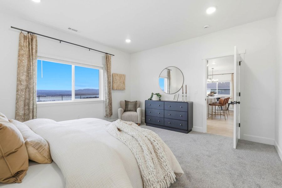 Furnished interior view inside a new home in Upland Meadows, Hermiston (Image 26).