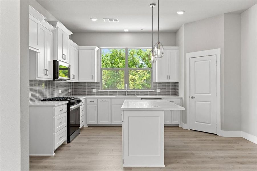 012-8517DelRioTrail-Rowlett-TX-75089-Kitchen.jpg-SMALL