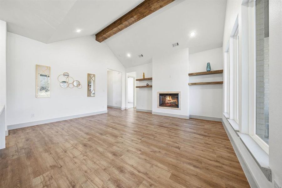 Spacious, unfurnished interior of a new home in , Whitney (Image 17).