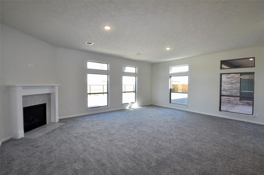 Spacious, unfurnished interior of a new home in Pedregal, League City (Image 22).