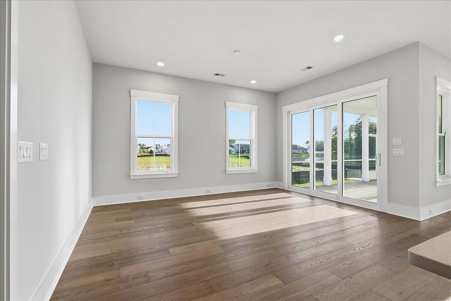 Spacious, unfurnished interior of a new home in , Summerville (Image 16).