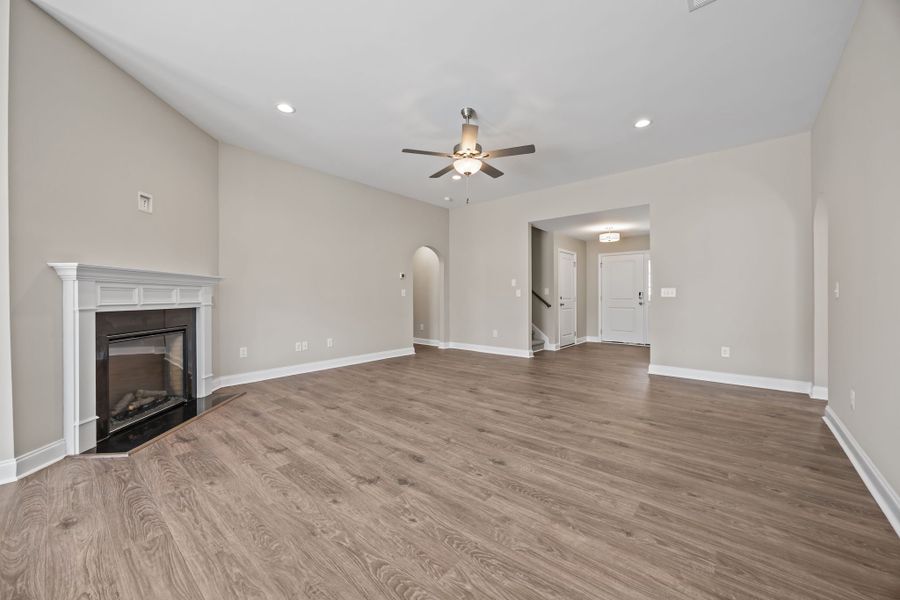 Spacious, unfurnished interior of a new home in Davenport Farms, Winterville (Image 19).