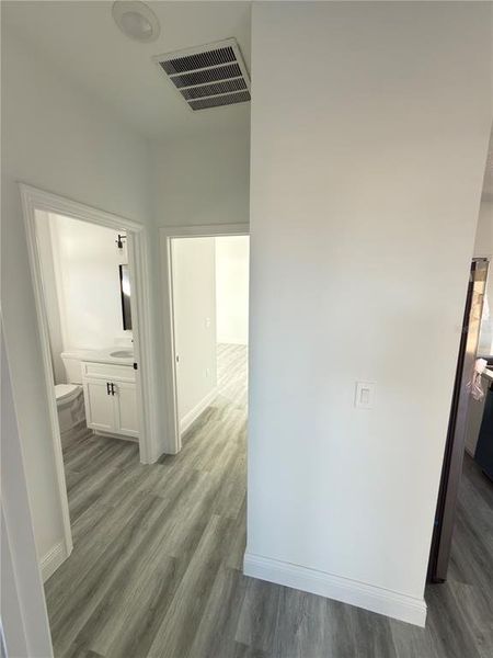 Spacious, unfurnished interior of a new home in , Ocala (Image 27).