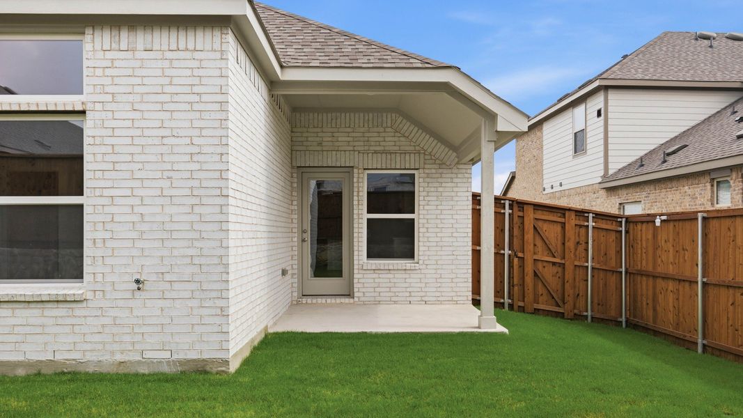 Exterior details and patio area of a home in Anna Ranch, Anna (Image 4).