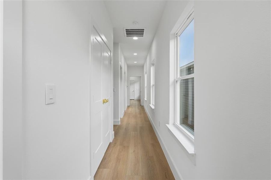 Spacious, unfurnished interior of a new home in , Dallas (Image 18).