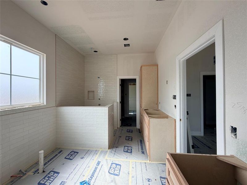 In-progress construction of a new home in Oak Water Ranch, Granbury, TX (Image 7). In-progress construction of a new home in Oak Water Ranch, Granbury, TX (Image 7).