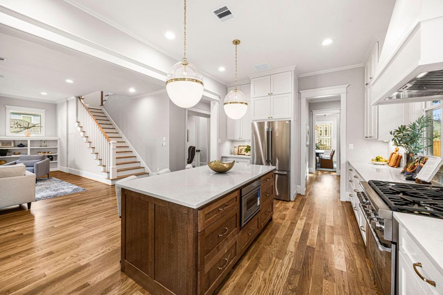 Natural oak hardwoods throughout. Natural oak hardwoods throughout.