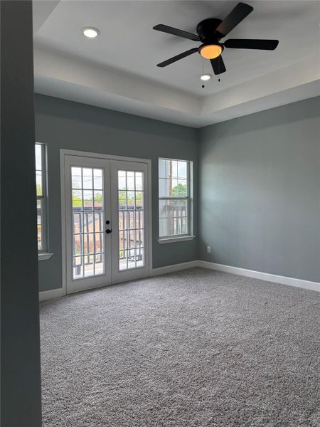 Spacious, unfurnished interior of a new home in , Houston (Image 12).