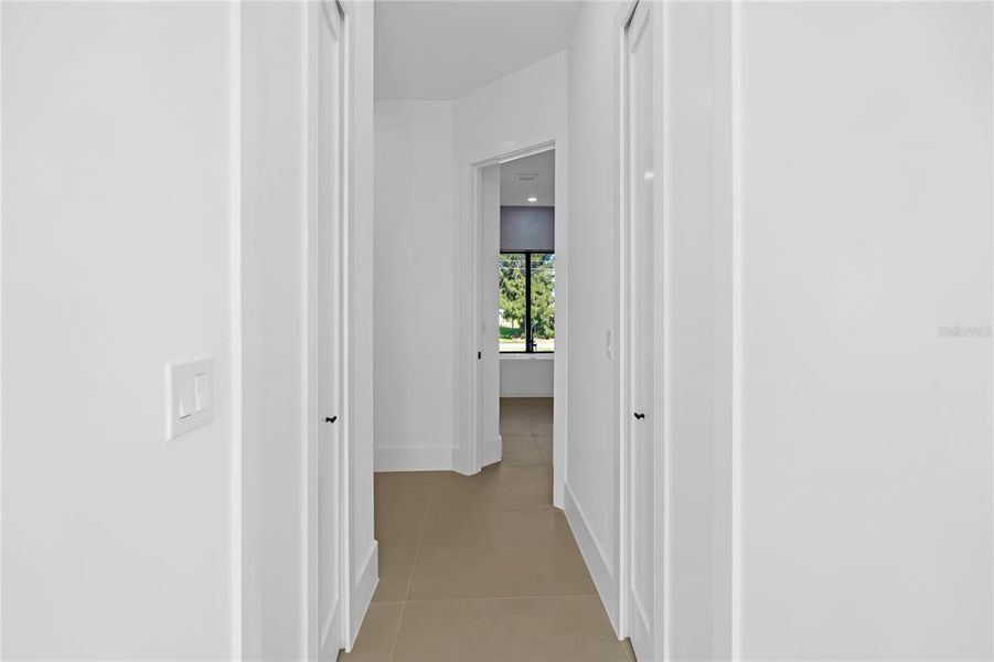 Spacious, unfurnished interior of a new home in , Cape Coral (Image 53).