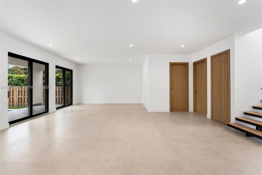 Spacious, unfurnished interior of a new home in , Miami (Image 21).