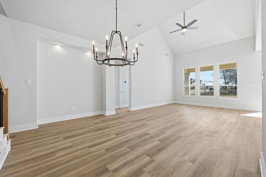 Spacious, unfurnished interior of a new home in Wildridge, Oak Point (Image 26).