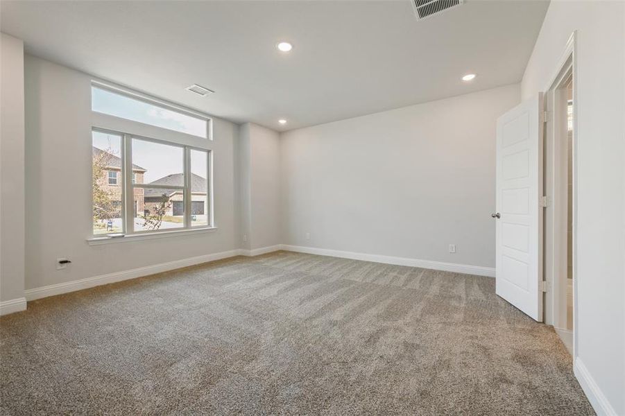 Spacious, unfurnished interior of a new home in Arbors at Legacy Hills, Celina (Image 25).