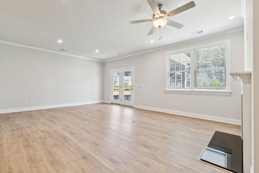 Spacious, unfurnished interior of a new home in The Beacon at Old Peachtree Single Family Homes, Lawrenceville (Image 397).