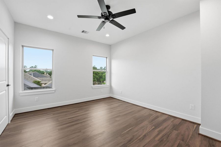 Spacious, unfurnished interior of a new home in , Houston (Image 24).