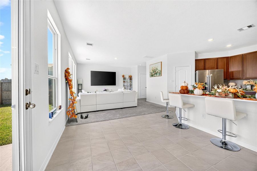 Furnished interior view inside a new home in , Katy (Image 17).