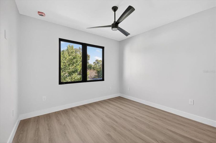 Spacious, unfurnished interior of a new home in , Tampa (Image 53).