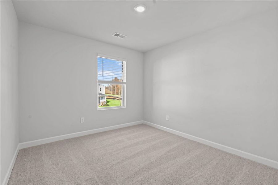 Spacious, unfurnished interior of a new home in Creek Ridge - Heritage Collection, Spartanburg (Image 15).