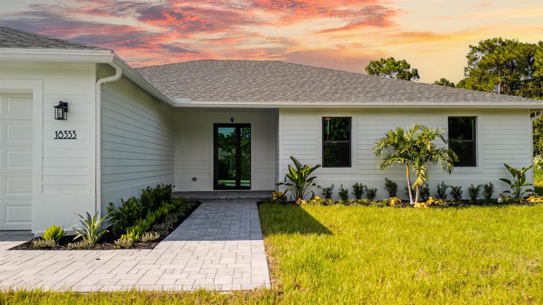 Exterior details and patio area of a home in , Port St. Lucie (Image 29).