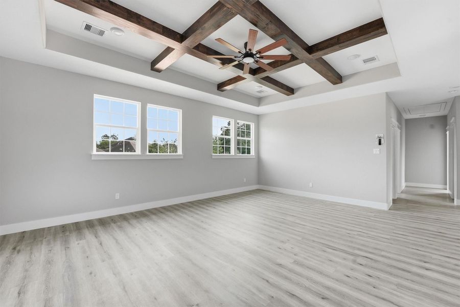 Spacious, unfurnished interior of a new home in , Conroe (Image 22).