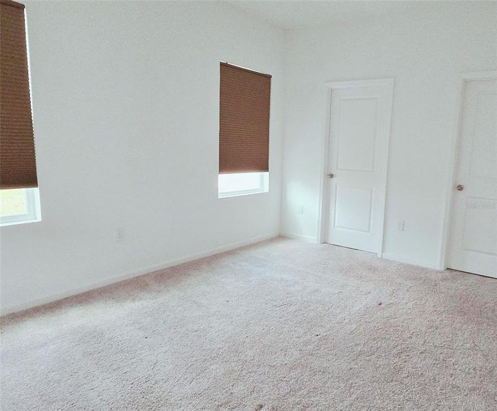 Spacious, unfurnished interior of a new home in , Haines City (Image 9).