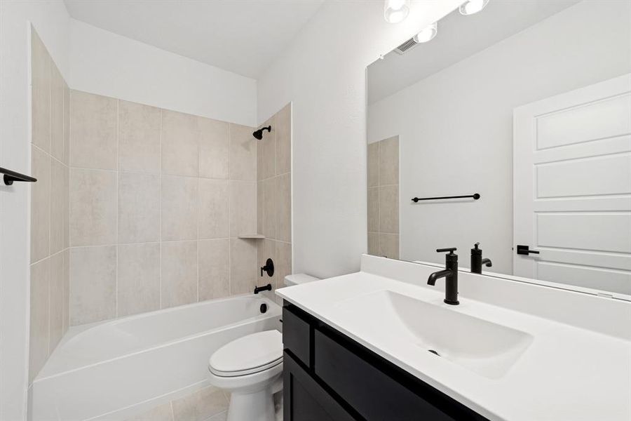 Furnished interior view inside a new home in Mantua Point Gardens, Van Alstyne (Image 16). Furnished interior view inside a new home in Mantua Point Gardens, Van Alstyne (Image 16).