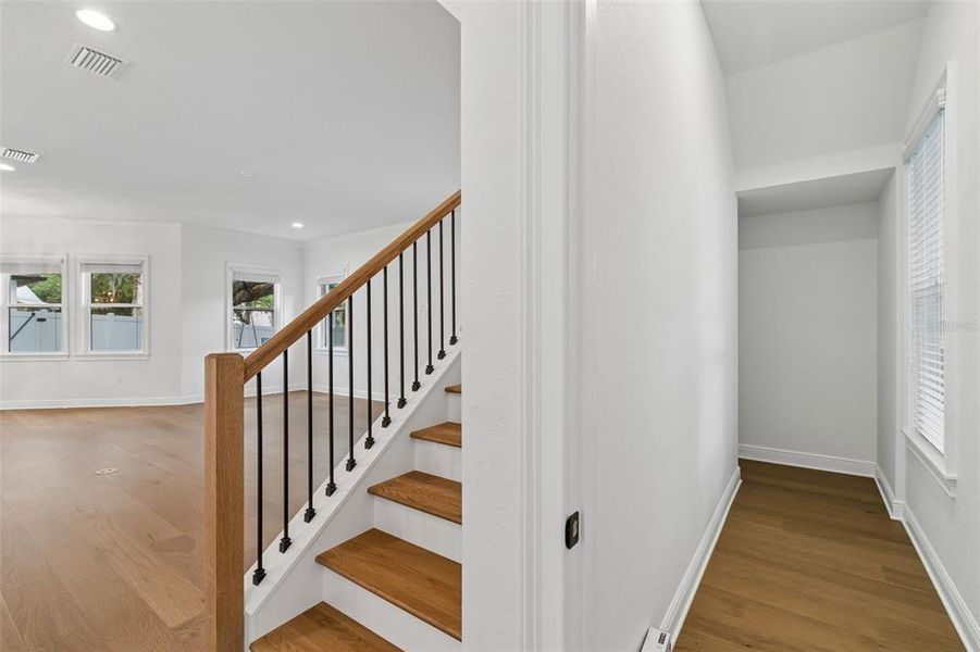 Spacious, unfurnished interior of a new home in , Tampa (Image 55).