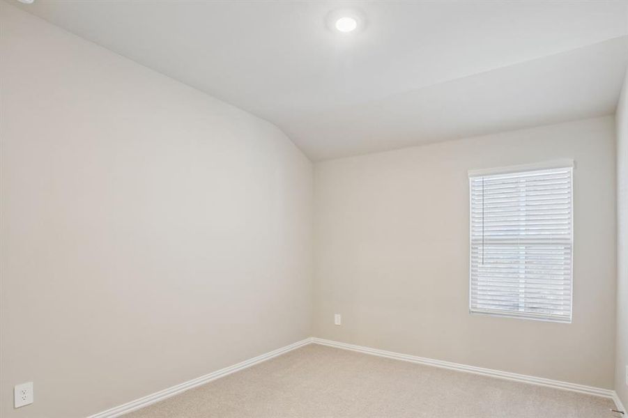 Spacious, unfurnished interior of a new home in Stella Hills, Denton (Image 24).
