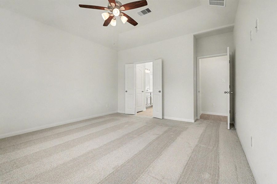 Spacious, unfurnished interior of a new home in Clear View Estates, Willis (Image 13).