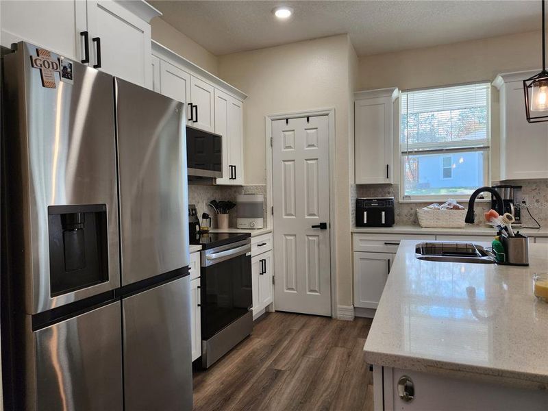 Furnished interior view inside a new home in , Ocala (Image 72).