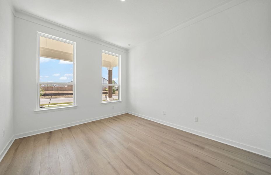 Spacious, unfurnished interior of a new home in 6 Creeks, Kyle (Image 21).