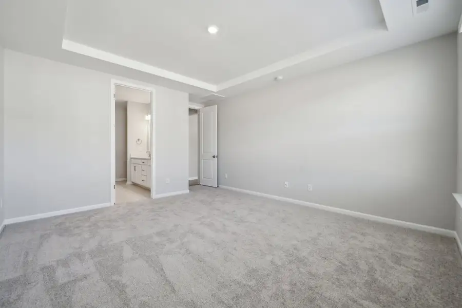 Spacious, unfurnished interior of a new home in The Coves on Lake Wylie, Charlotte (Image 14). Spacious, unfurnished interior of a new home in The Coves on Lake Wylie, Charlotte (Image 14).