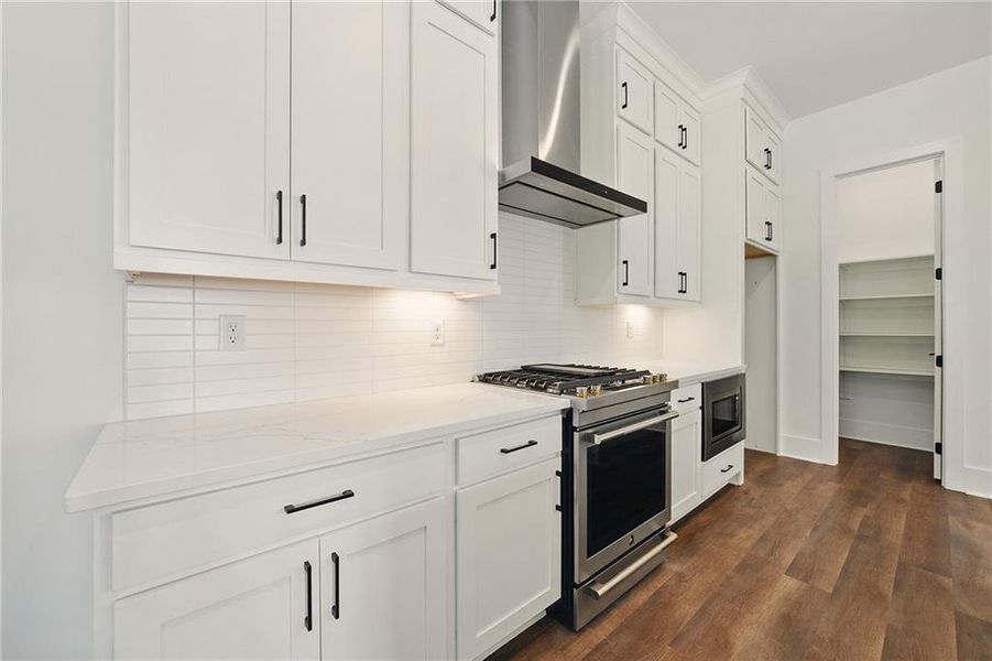 Furnished interior view inside a new home in , Atlanta (Image 17).