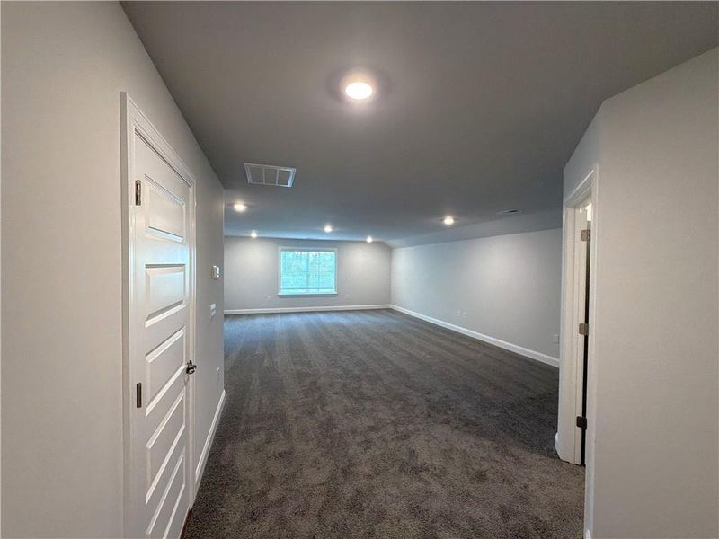 Spacious, unfurnished interior of a new home in Tuscany Hills, Douglasville (Image 20).