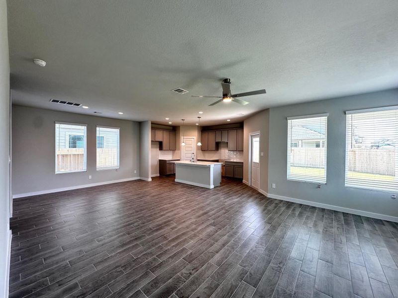 Spacious, unfurnished interior of a new home in Grand Oaks Village, Houston (Image 23). Spacious, unfurnished interior of a new home in Grand Oaks Village, Houston (Image 23).