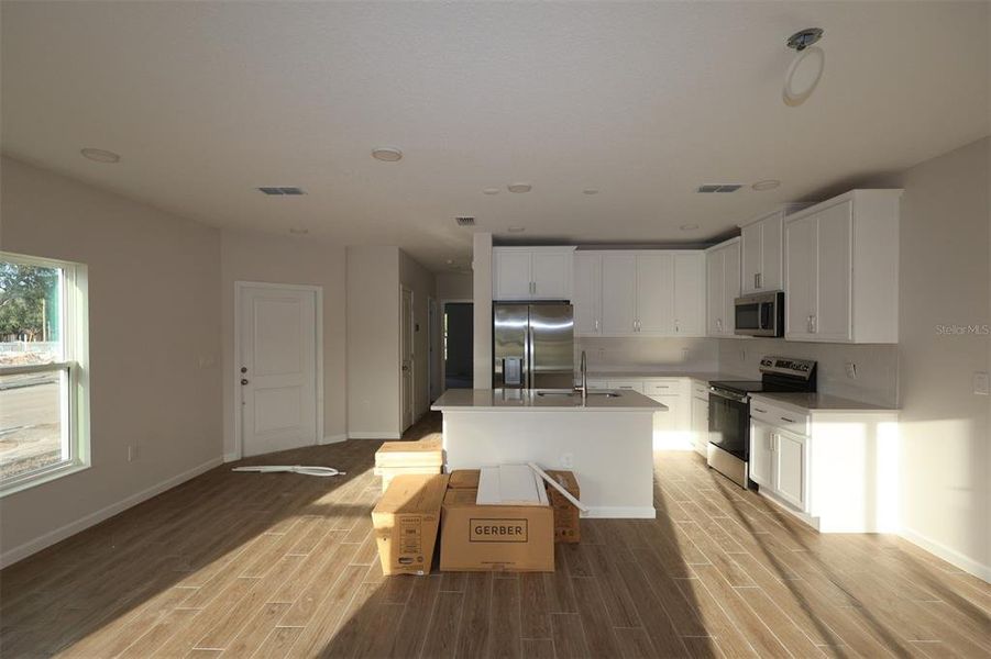 Furnished interior view inside a new home in Reeves Place, Orlando (Image 8).