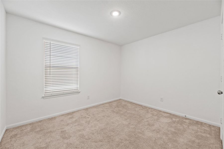 Secondary bedroom. Secondary bedroom.