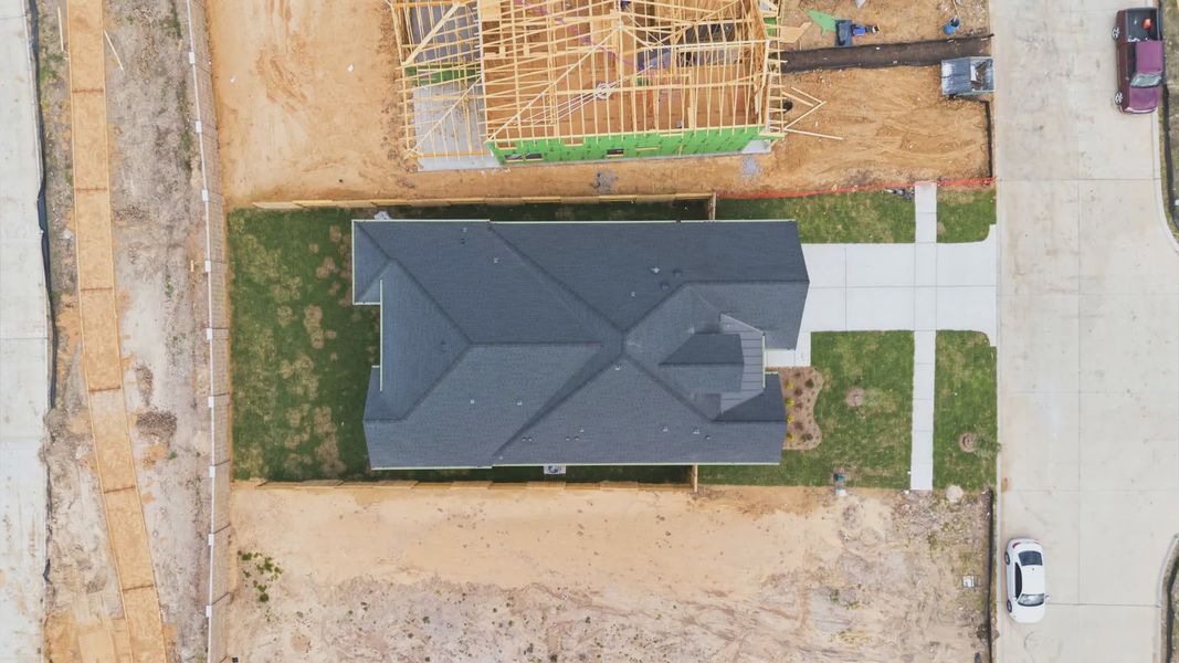 Representative exterior details of a home built from the Summerton by Chesmar Homes in Beacon Point, Texas City (Image 33).